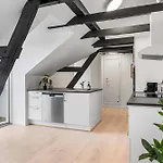 City-center Penthouse W Private Balcony Lägenhet *