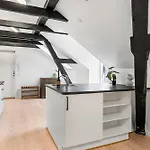 City-center Penthouse W Private Balcony *