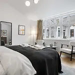 City-center Penthouse W Private Balcony