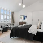 City-center Penthouse W Private Balcony Apartment