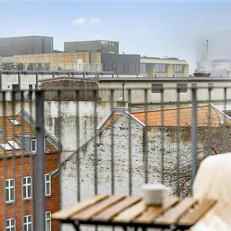 City-center Penthouse W Private Balcony شقة *